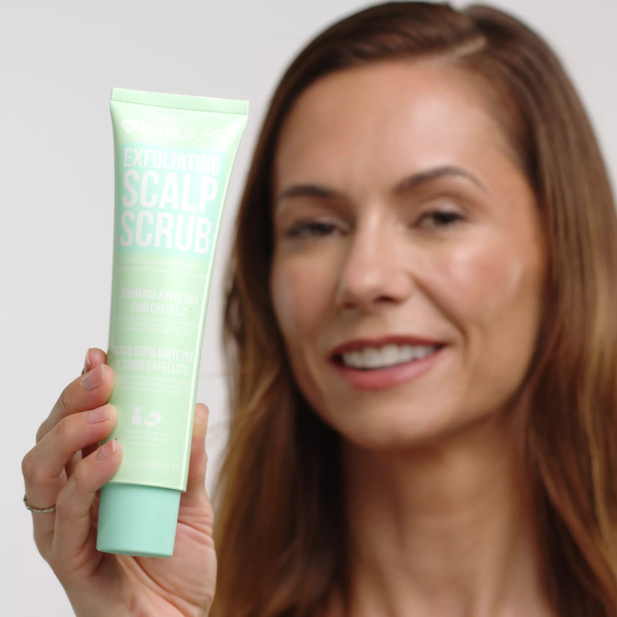 Čistící peeling na pokožky hlavy